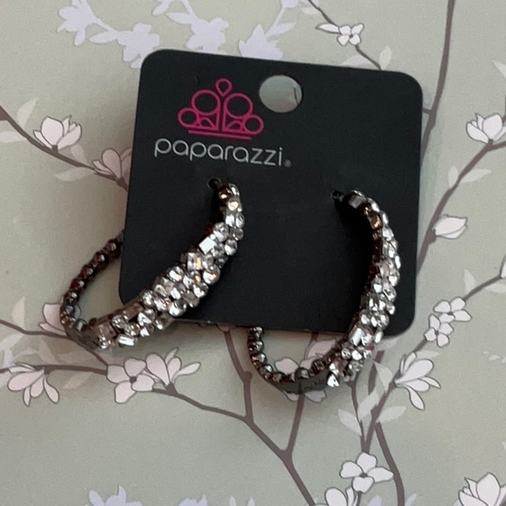❄️ Paparazzi | Dazzling Silver Crystal Hoops Shabby Chic Date Night